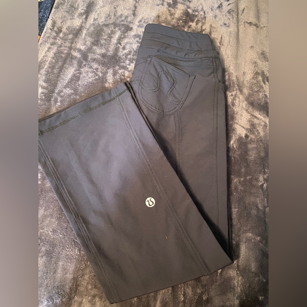 Lululemon, black stove pipe pants. size 4.